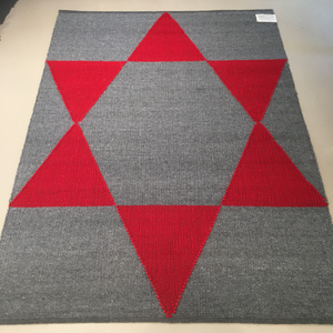 Orlando Triangle Design Grey Red
